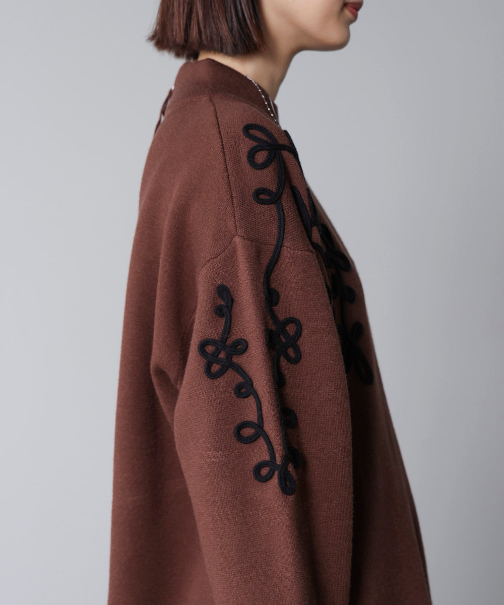 コード刺繍ハイネックチュニック