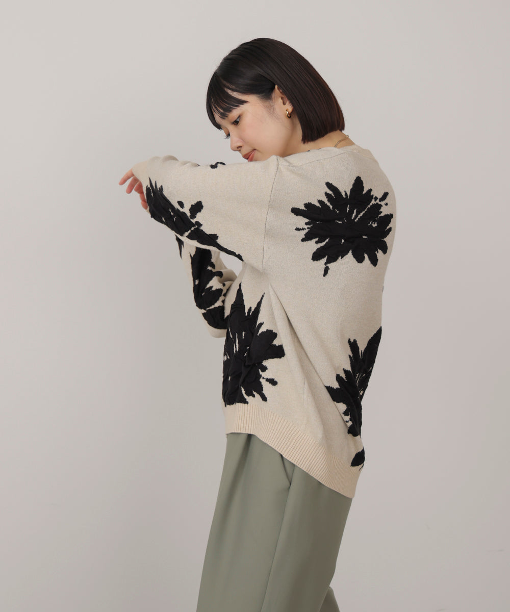 フラワージャガード柄ニットプルオーバー