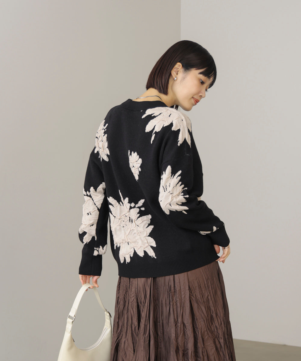 フラワージャガード柄ニットプルオーバー