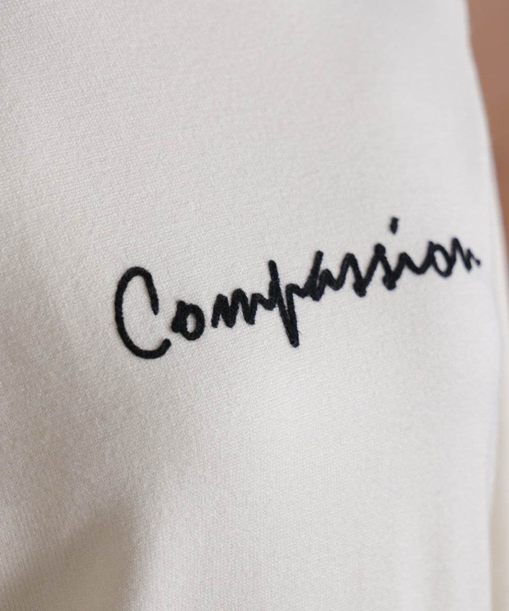 刺しゅうロゴニットプルオーバー