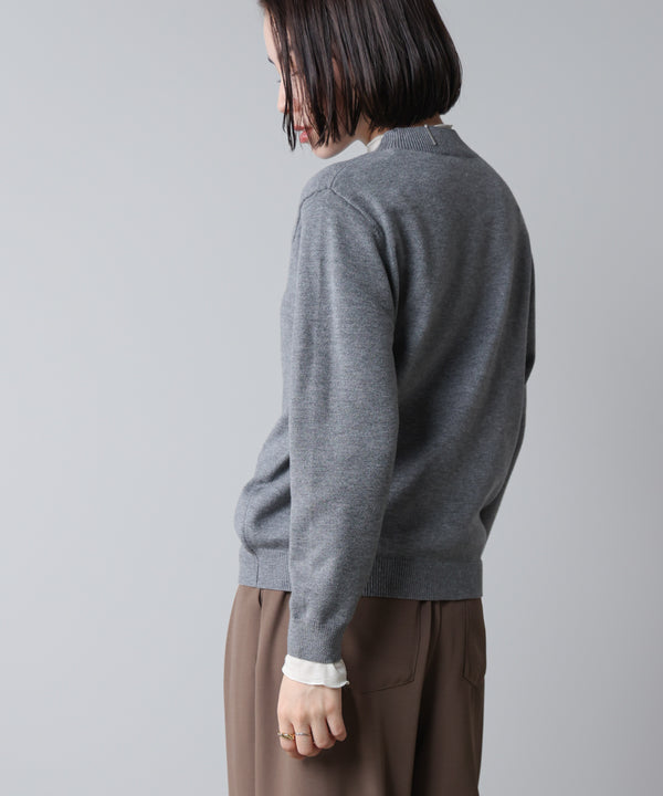 刺しゅうロゴニットプルオーバー