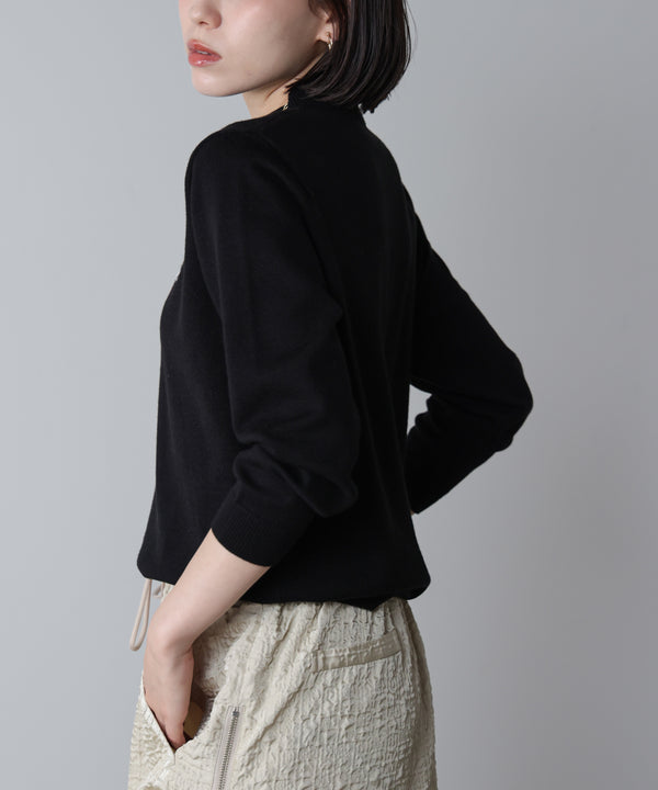 刺しゅうロゴニットプルオーバー