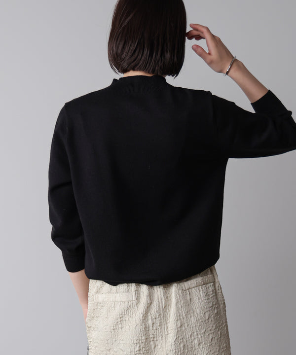 刺しゅうロゴニットプルオーバー