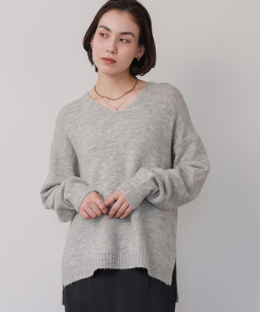 ヤクライクVネックニットプルオーバー