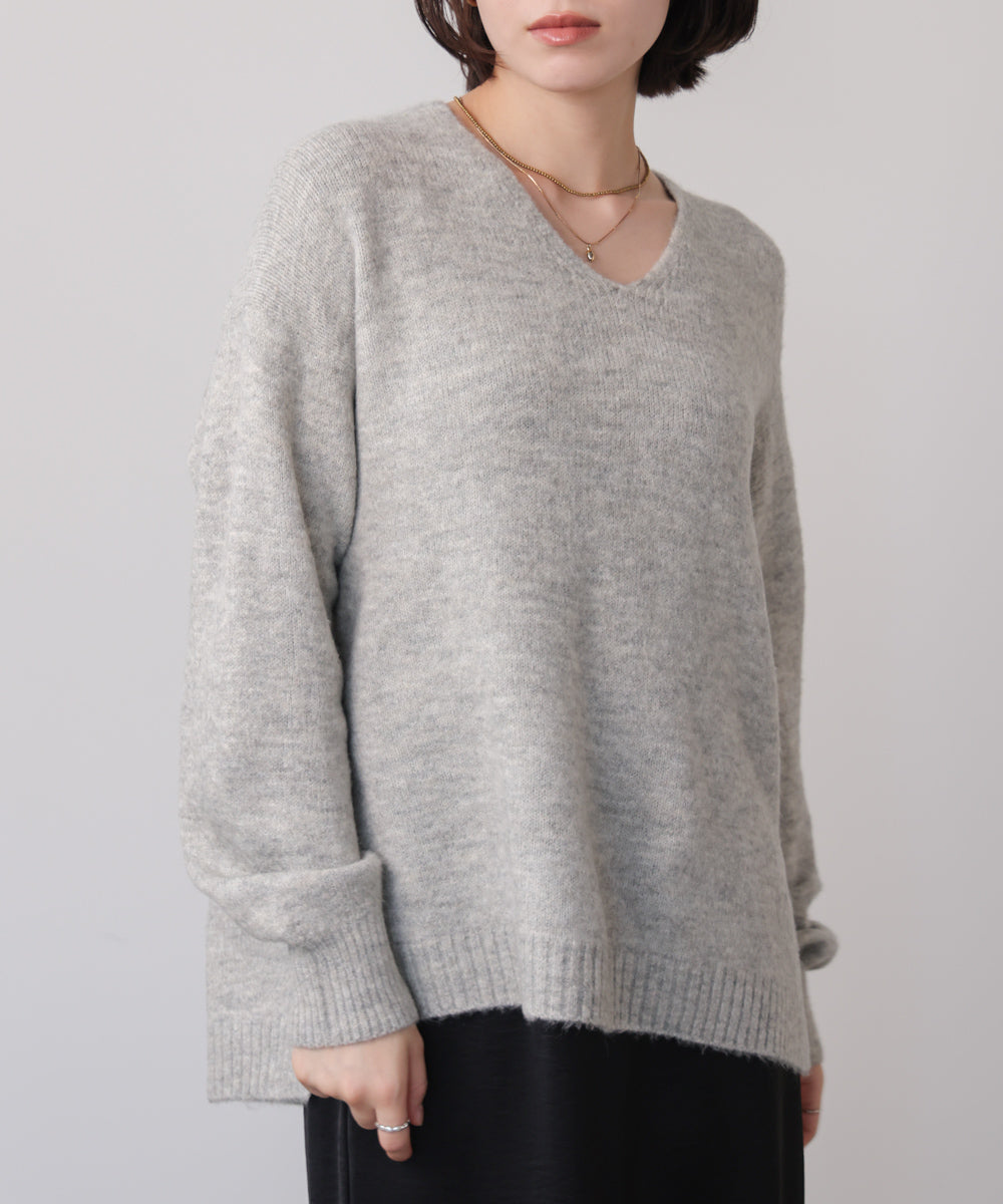 ヤクライクVネックニットプルオーバー