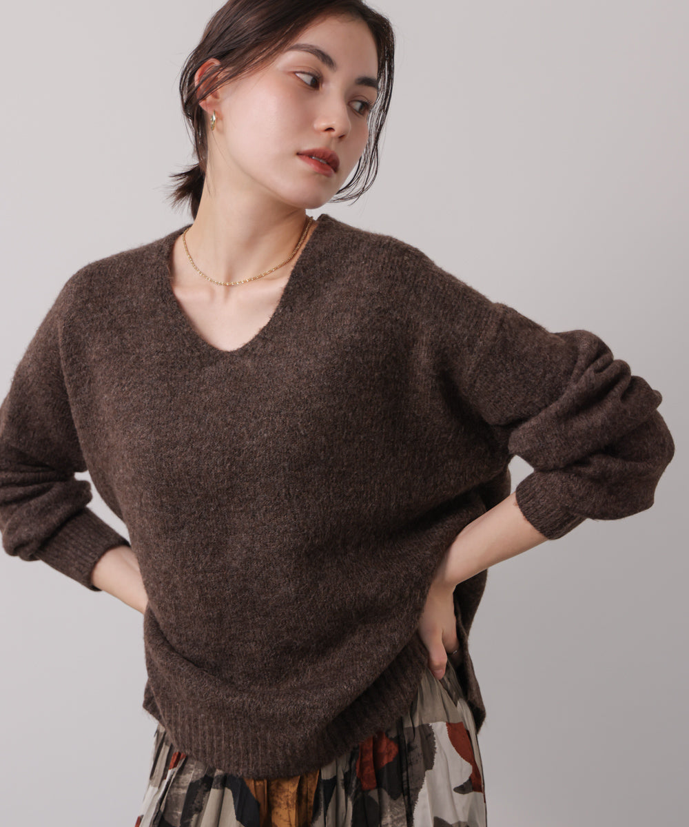 ヤクライクVネックニットプルオーバー