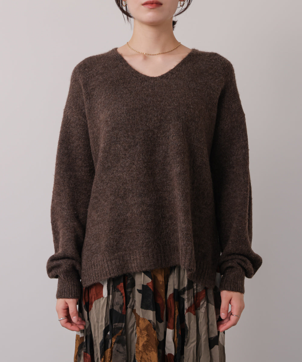 ヤクライクVネックニットプルオーバー