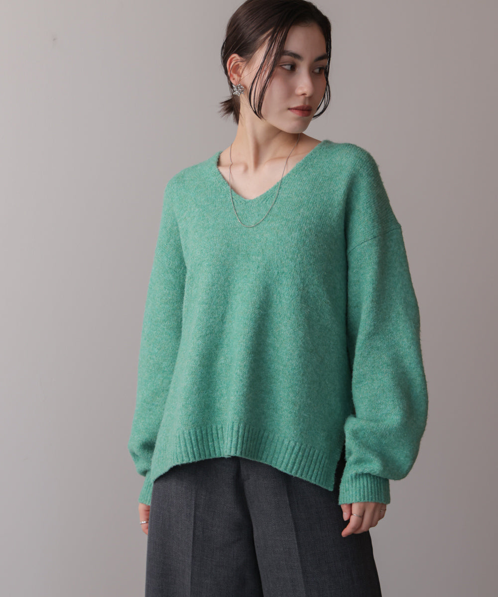 ヤクライクVネックニットプルオーバー