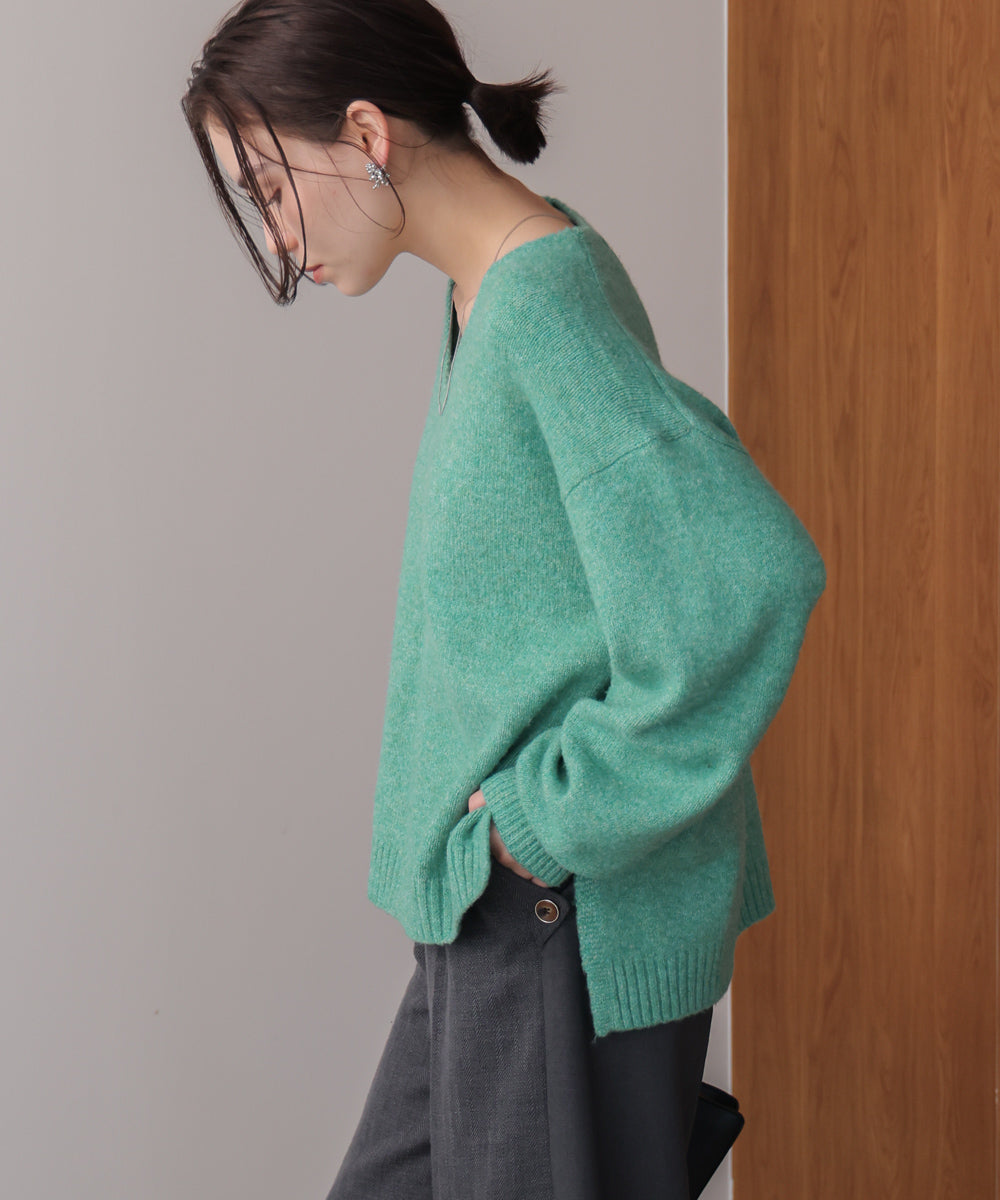 ヤクライクVネックニットプルオーバー