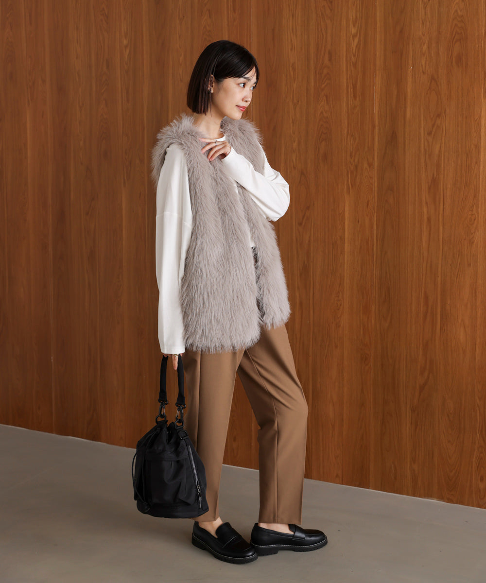 ネックレス付き刺しゅうプルオーバー