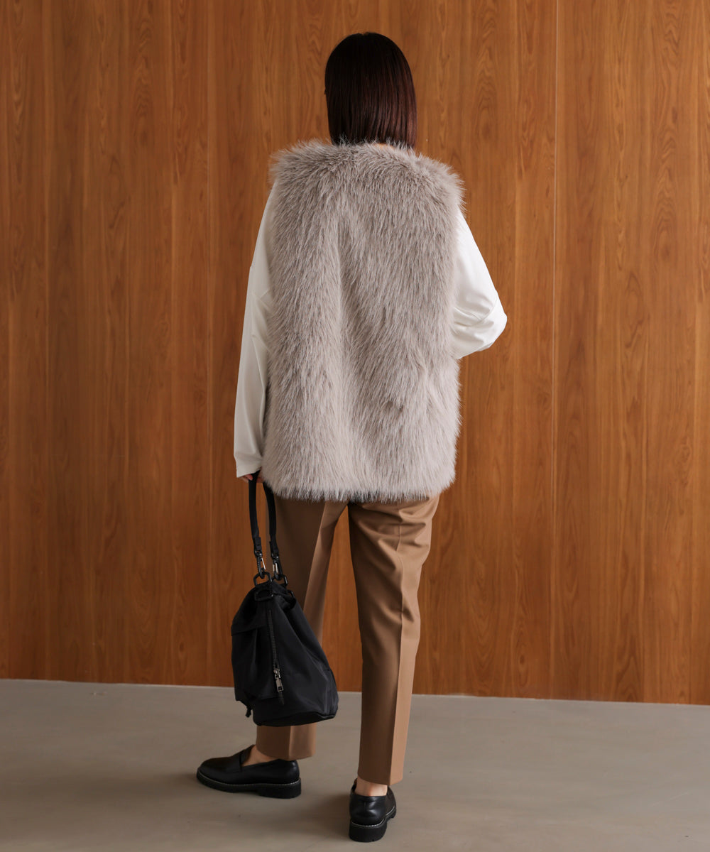 ネックレス付き刺しゅうプルオーバー