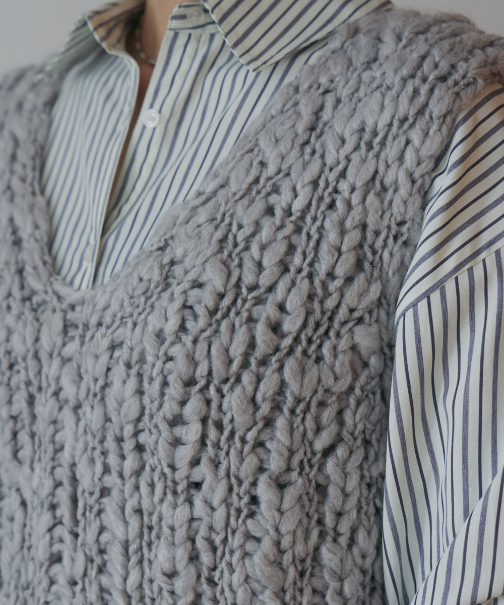 ハンドニットVベスト