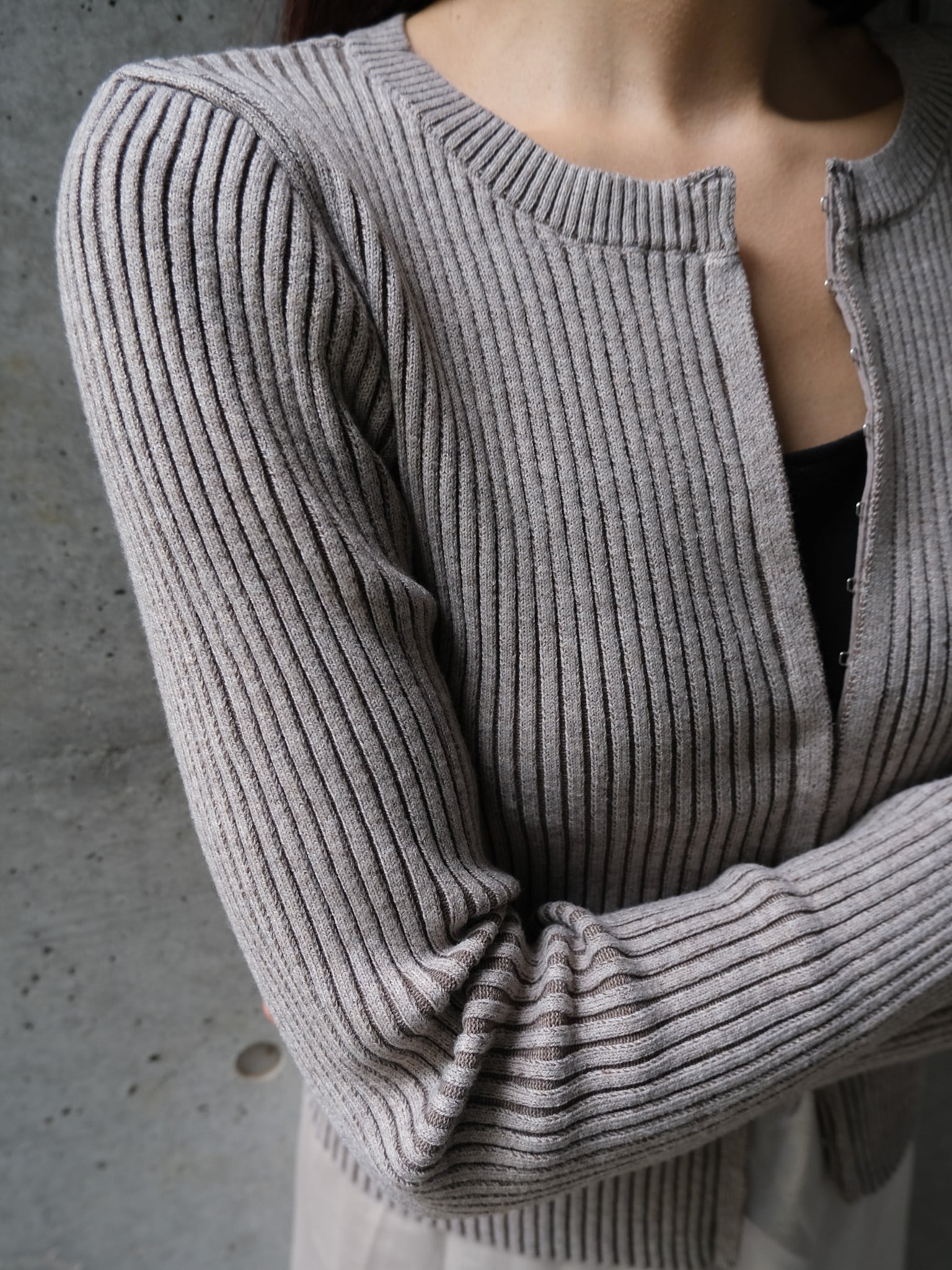 CREW NECK CARDIGAN