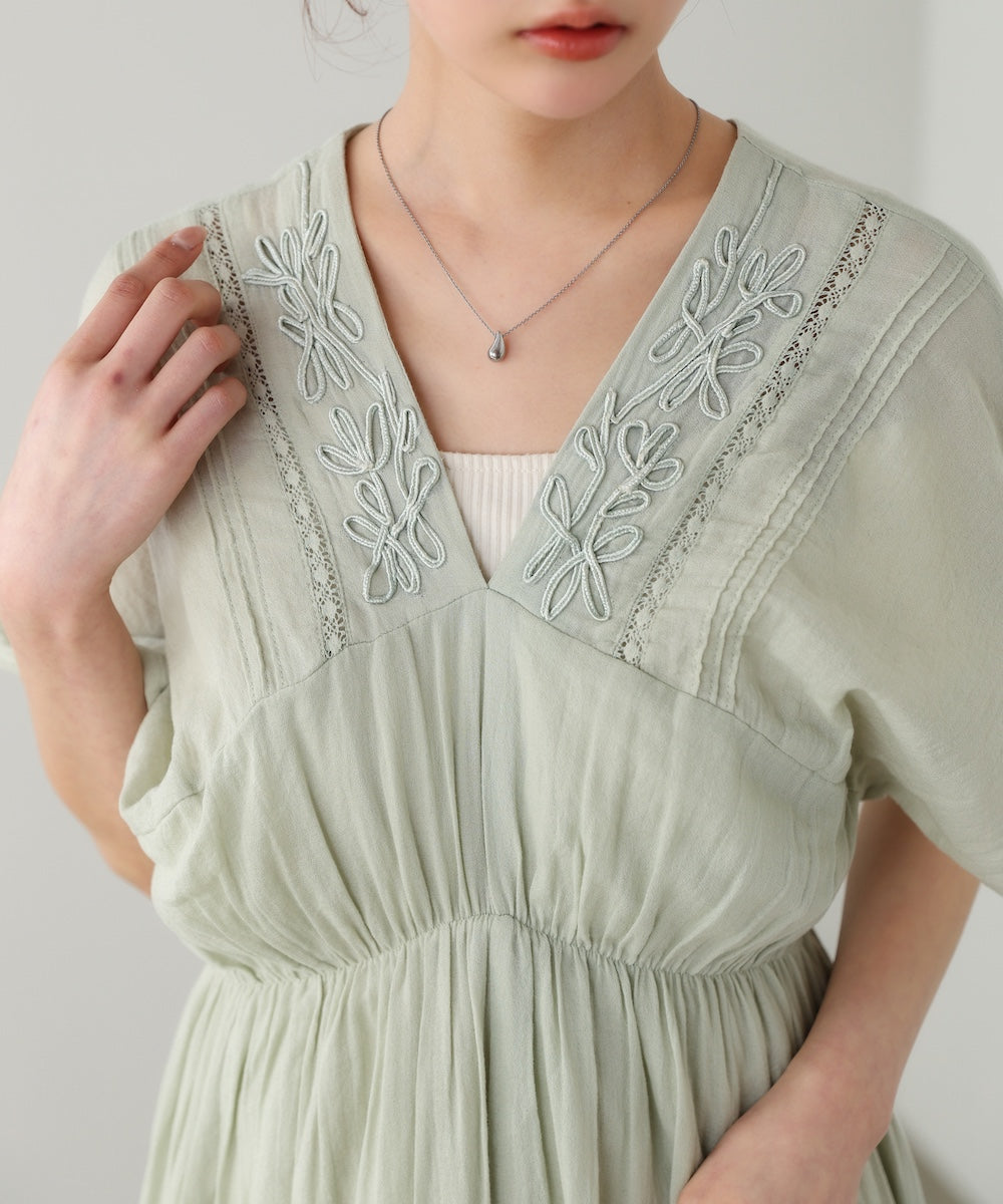 テープ刺繍ピンタックレースワンピース