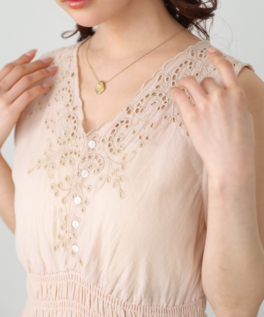スカラップ刺繍ウエストギャザーワンピース