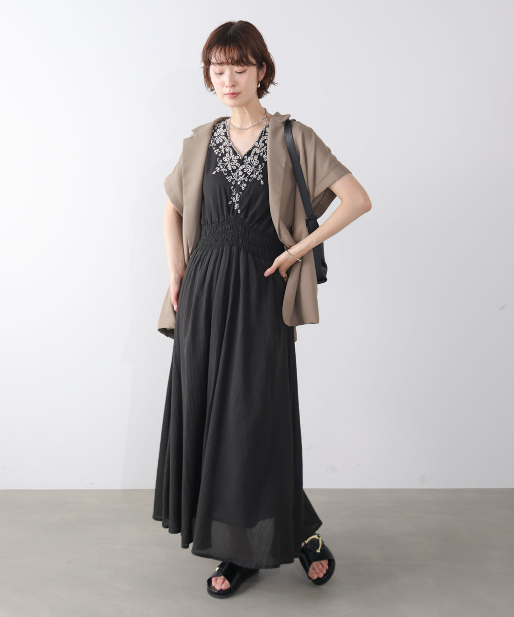スカラップ刺繍ウエストギャザーワンピース