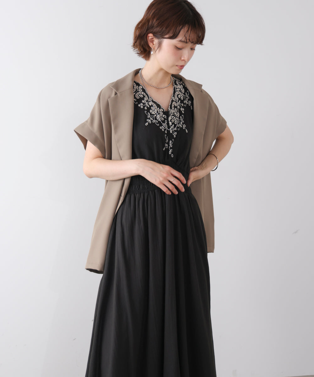 スカラップ刺繍ウエストギャザーワンピース