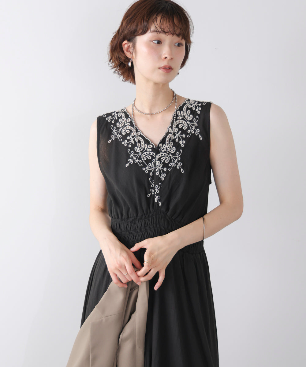 スカラップ刺繍ウエストギャザーワンピース