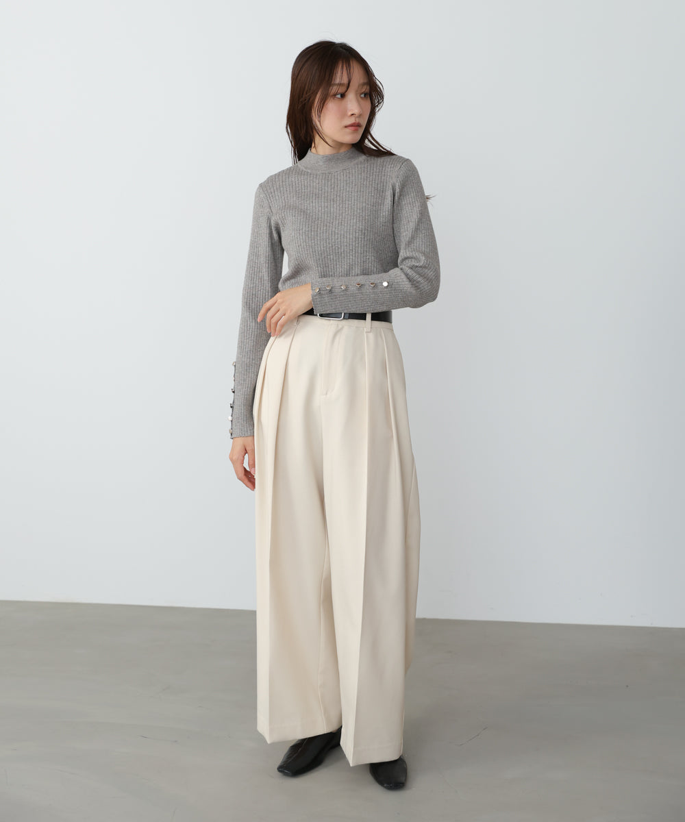 袖ボタンハイネックリブニットトップス