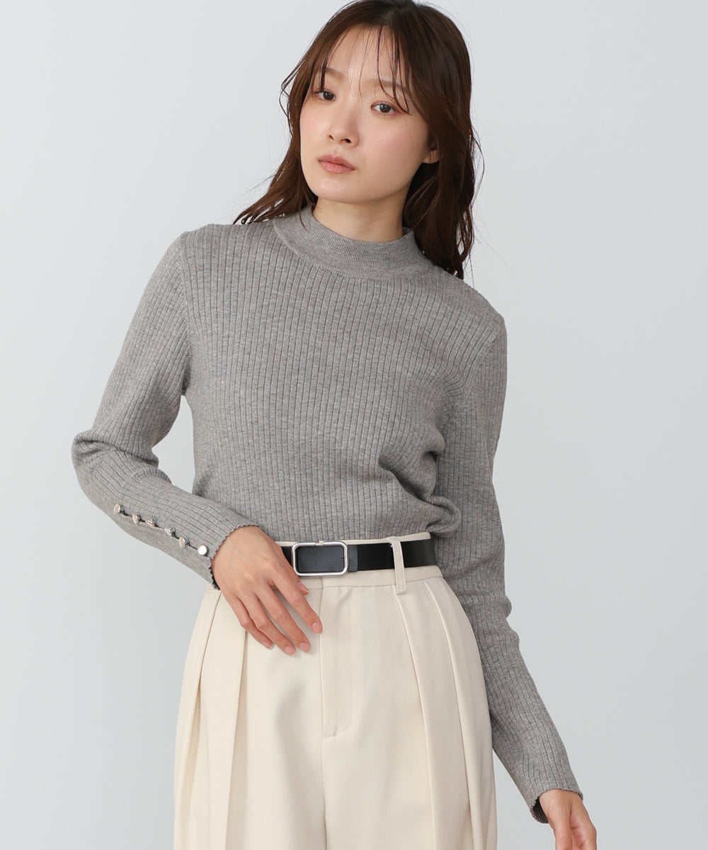 袖ボタンハイネックリブニットトップス