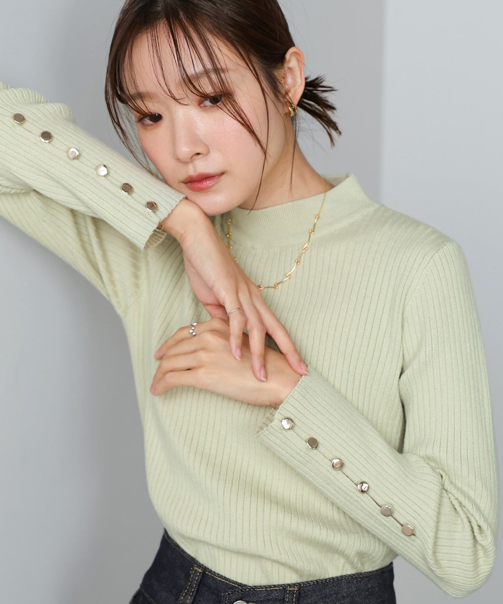 袖ボタンハイネックリブニットトップス
