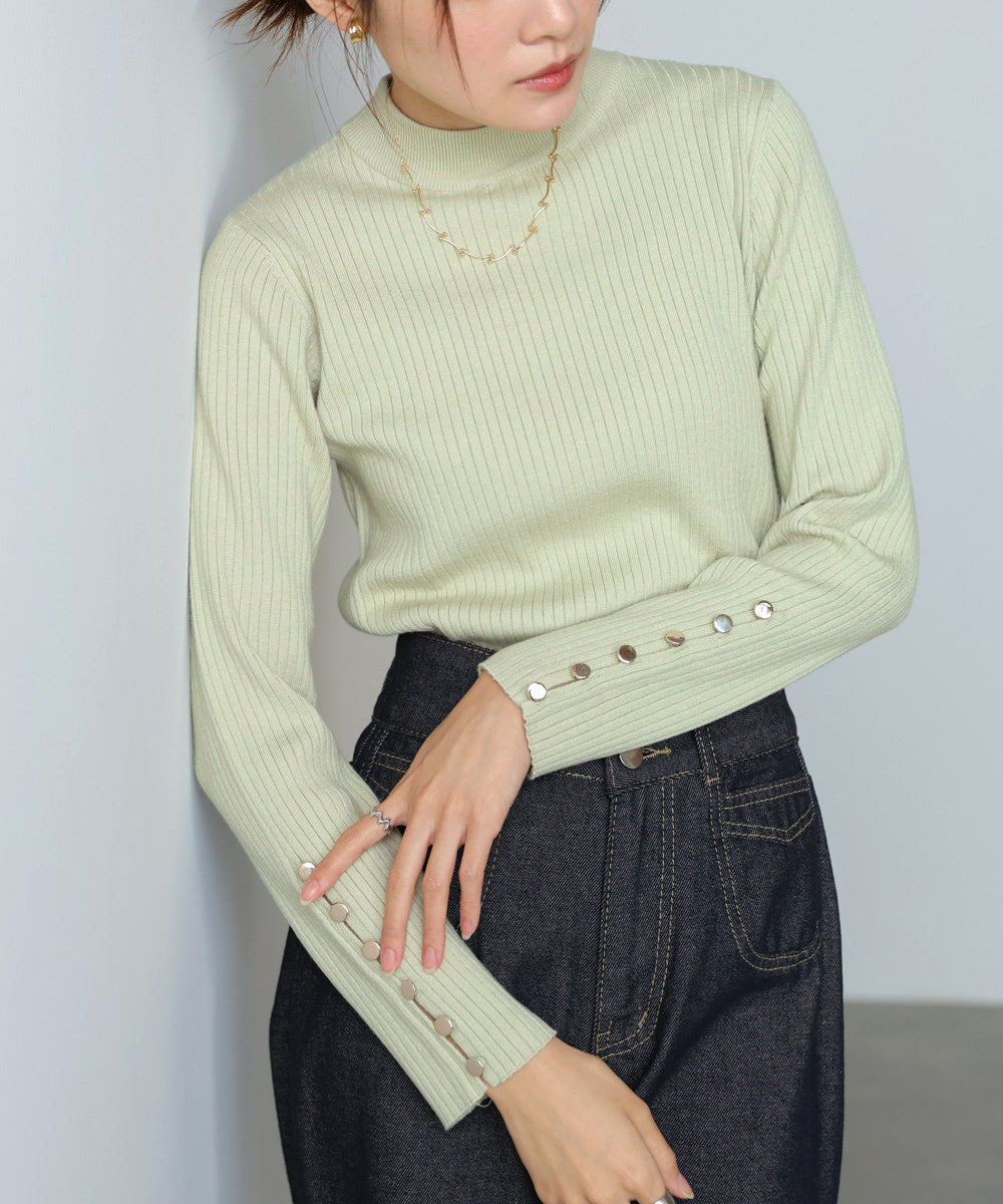 袖ボタンハイネックリブニットトップス