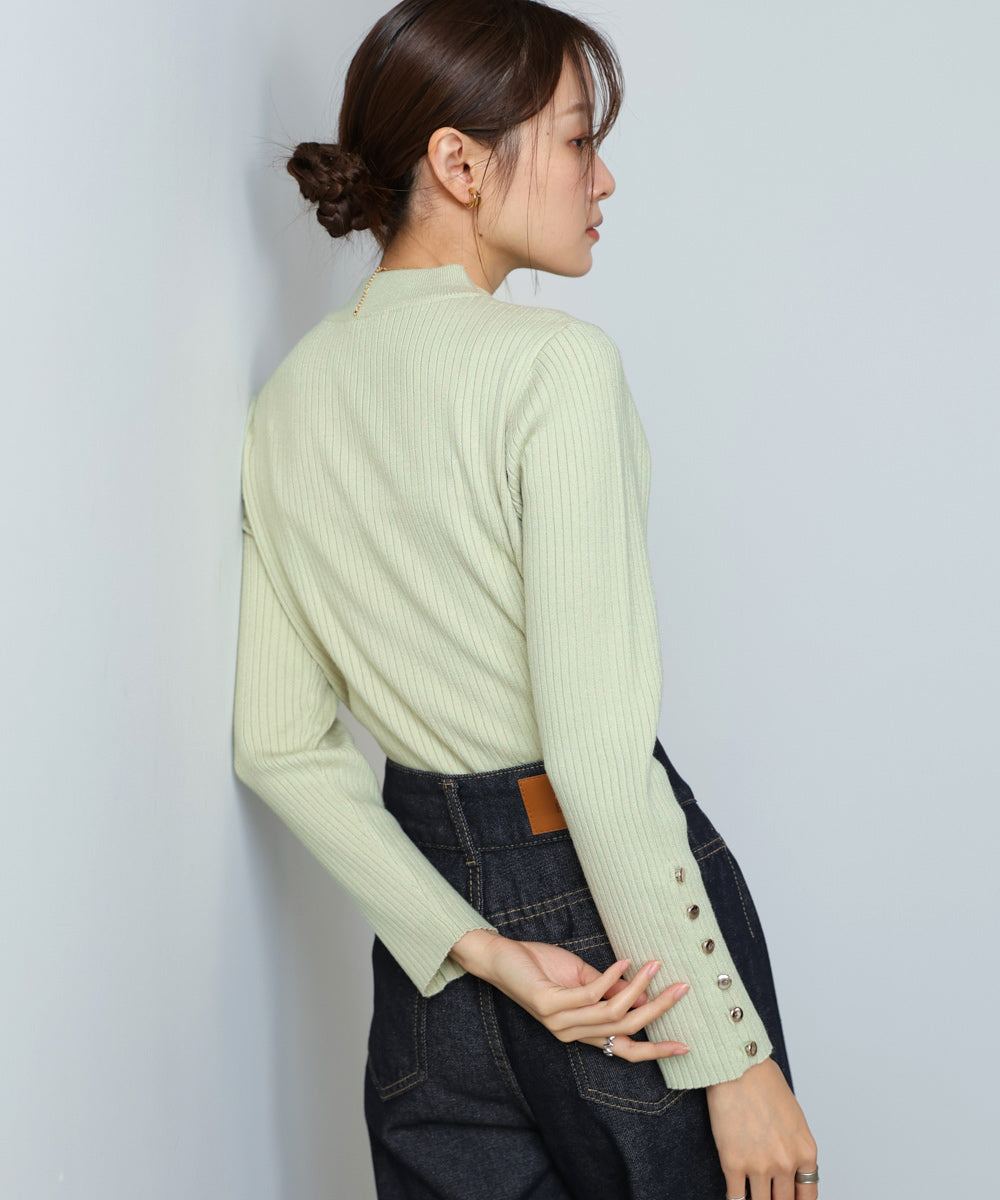 袖ボタンハイネックリブニットトップス