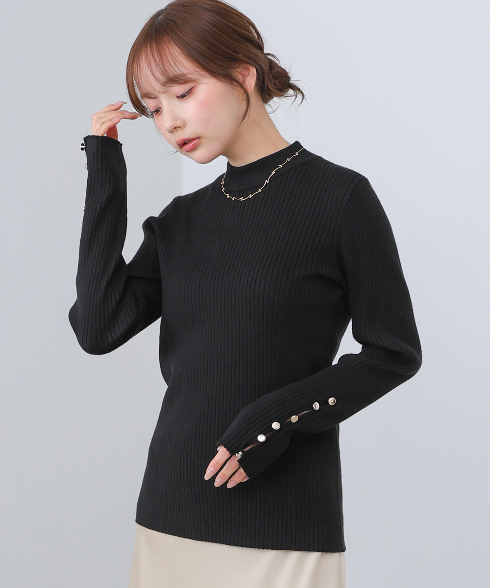 袖ボタンハイネックリブニットトップス