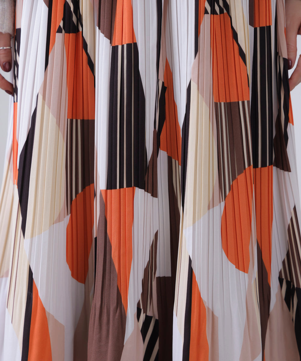 幾何柄プリーツスカート