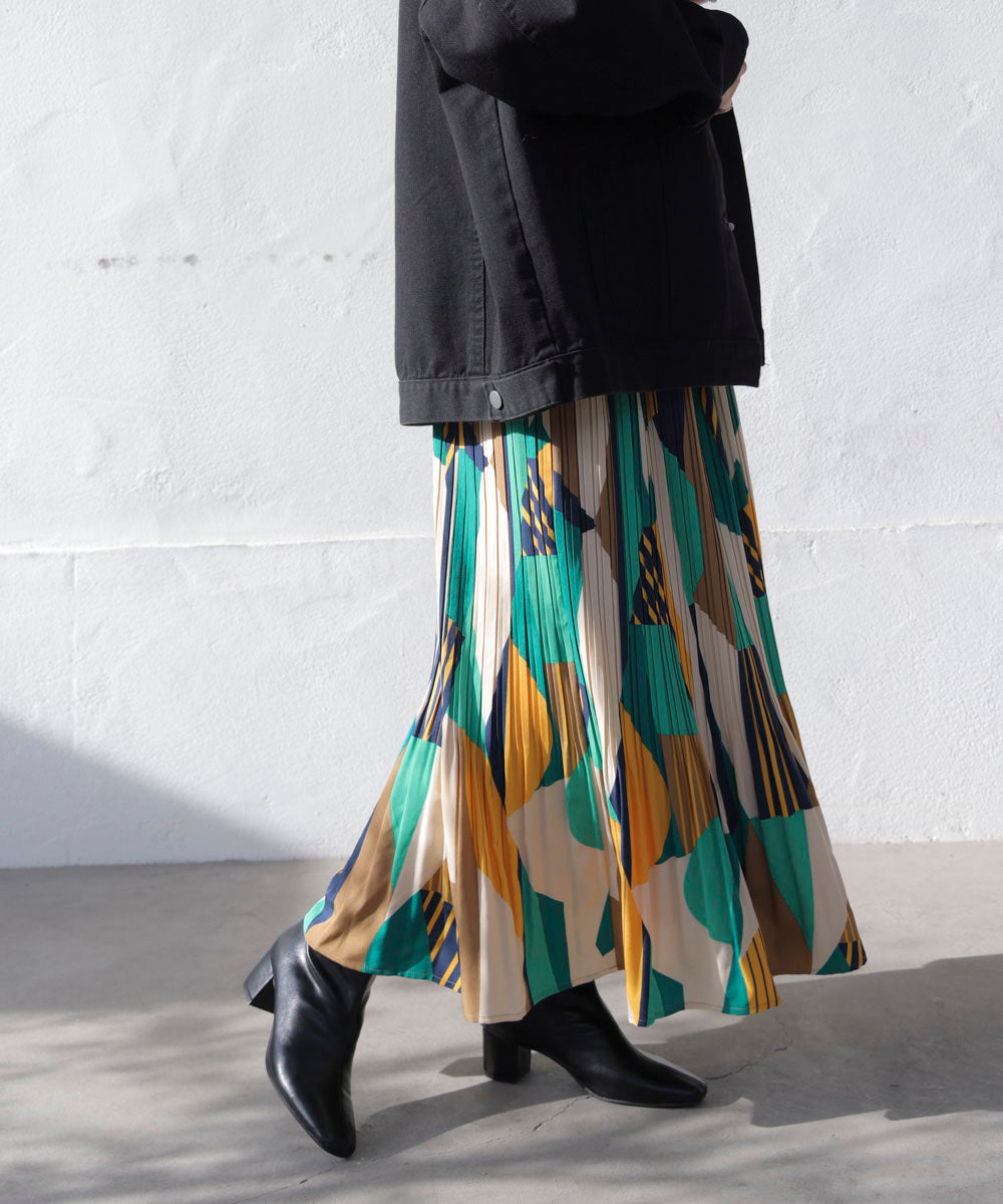 幾何柄プリーツスカート