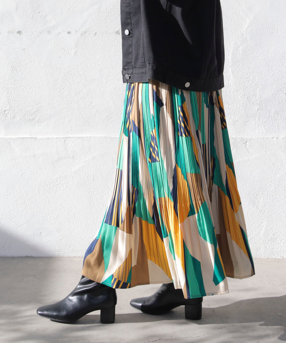 幾何柄プリーツスカート