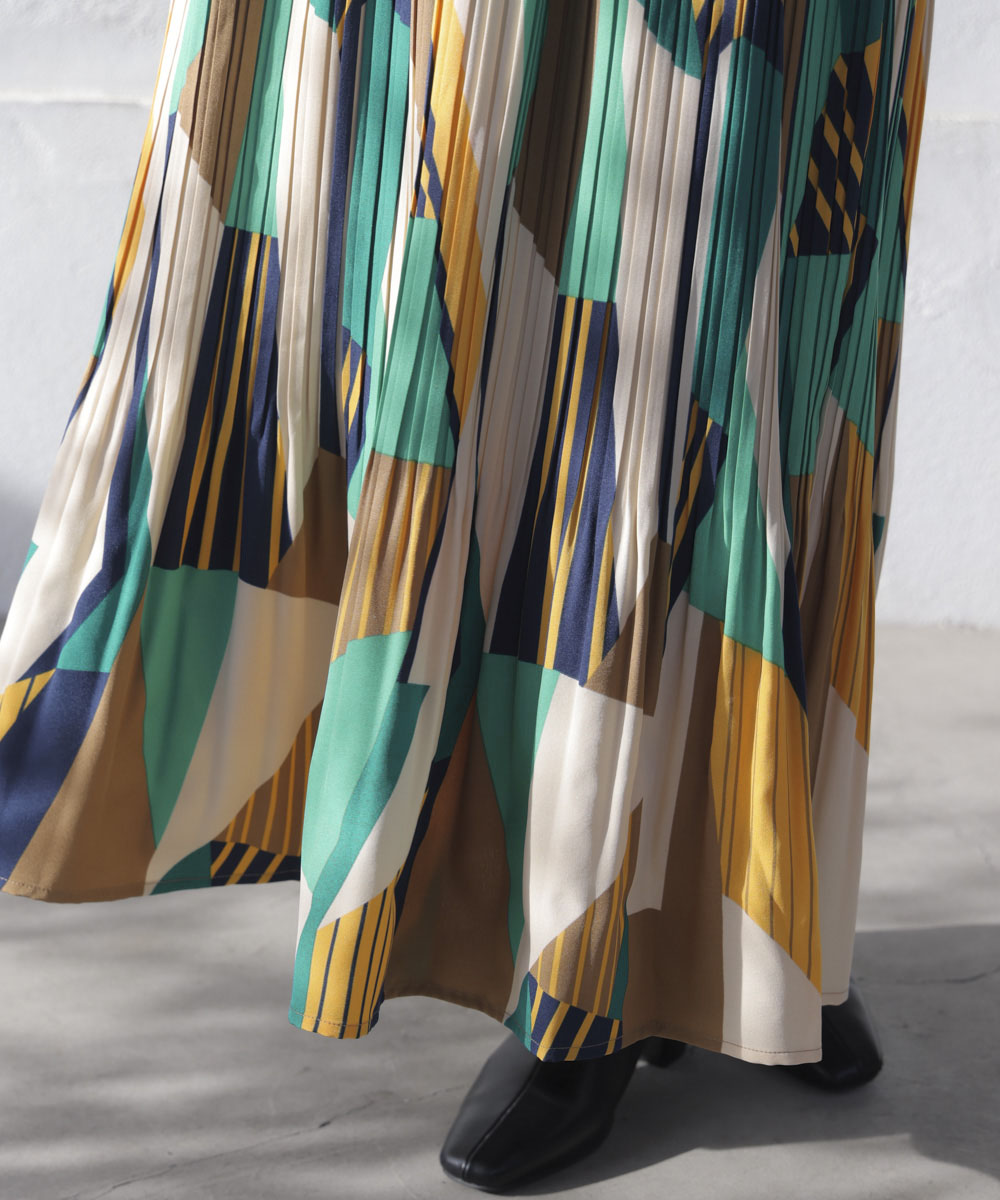 幾何柄プリーツスカート