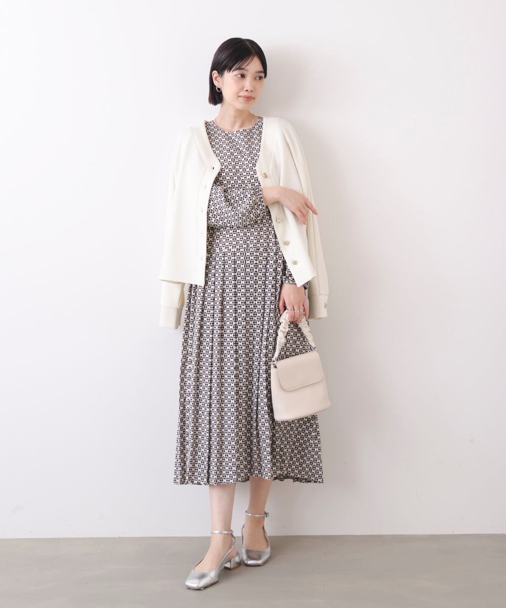 ダンボールカーデプルセットアップ