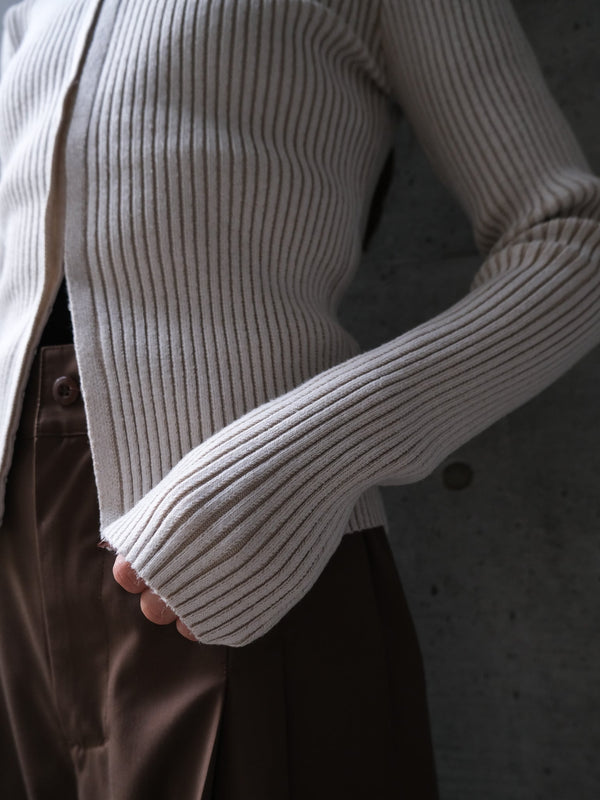 CREW NECK CARDIGAN