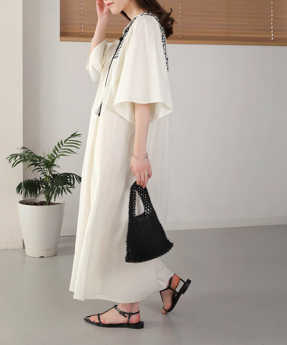 Bab フロント刺繍タッセルワンピース