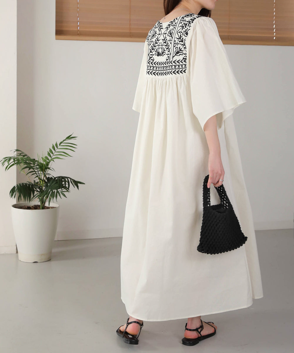 Bab フロント刺繍タッセルワンピース