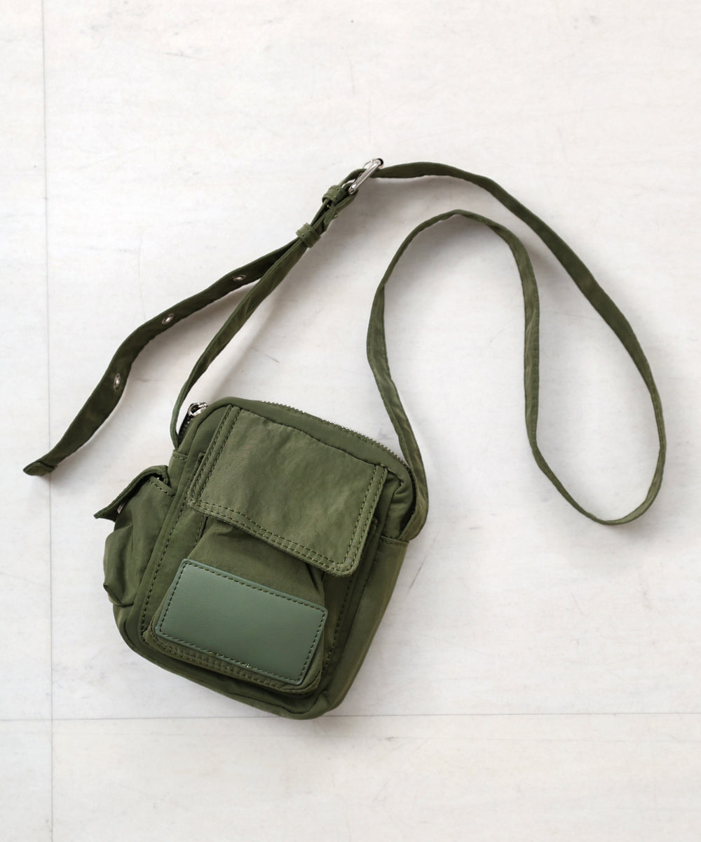 【WEB限定】ナイロン合皮切替ミニバッグ