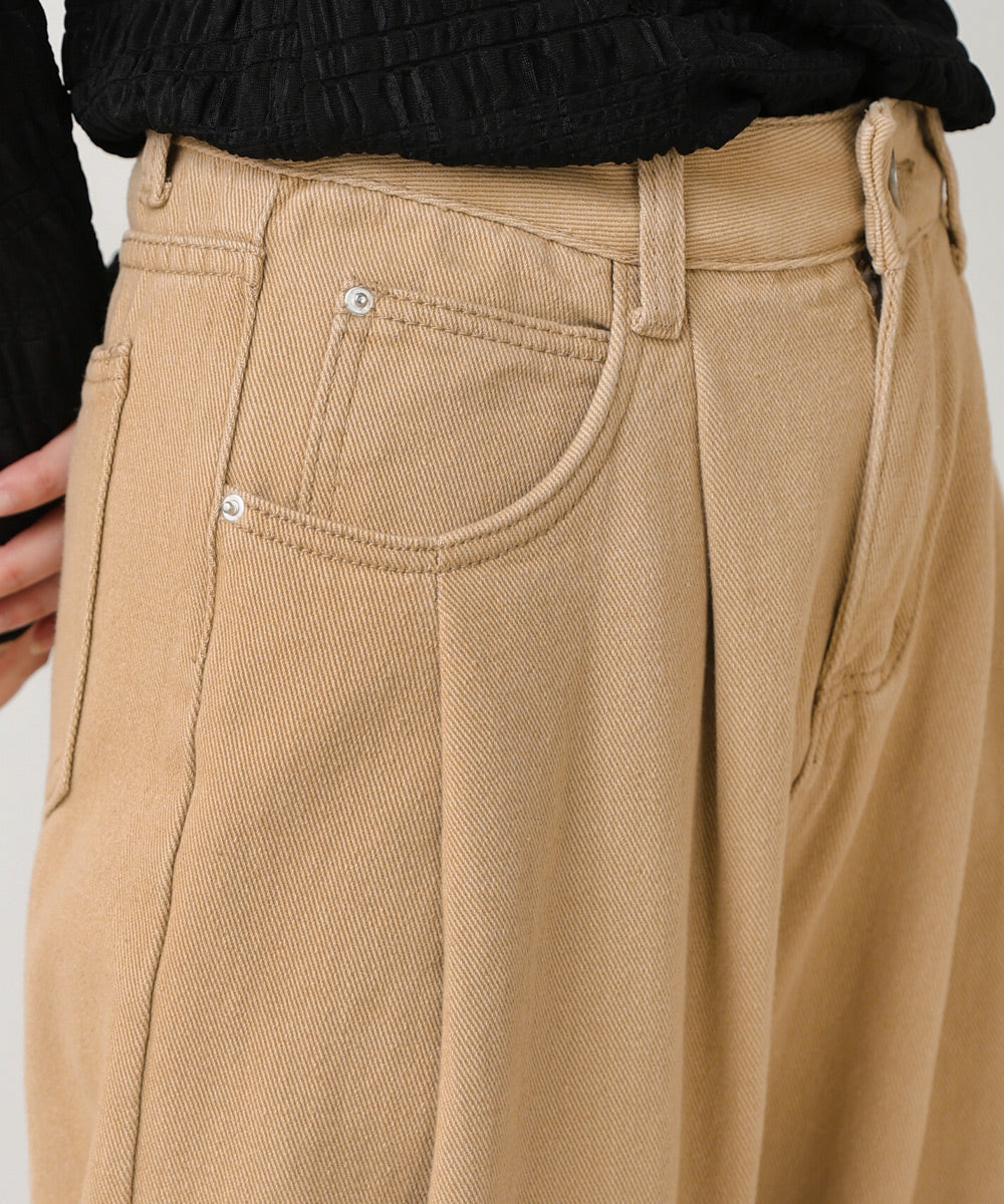 タックワイドパンツ