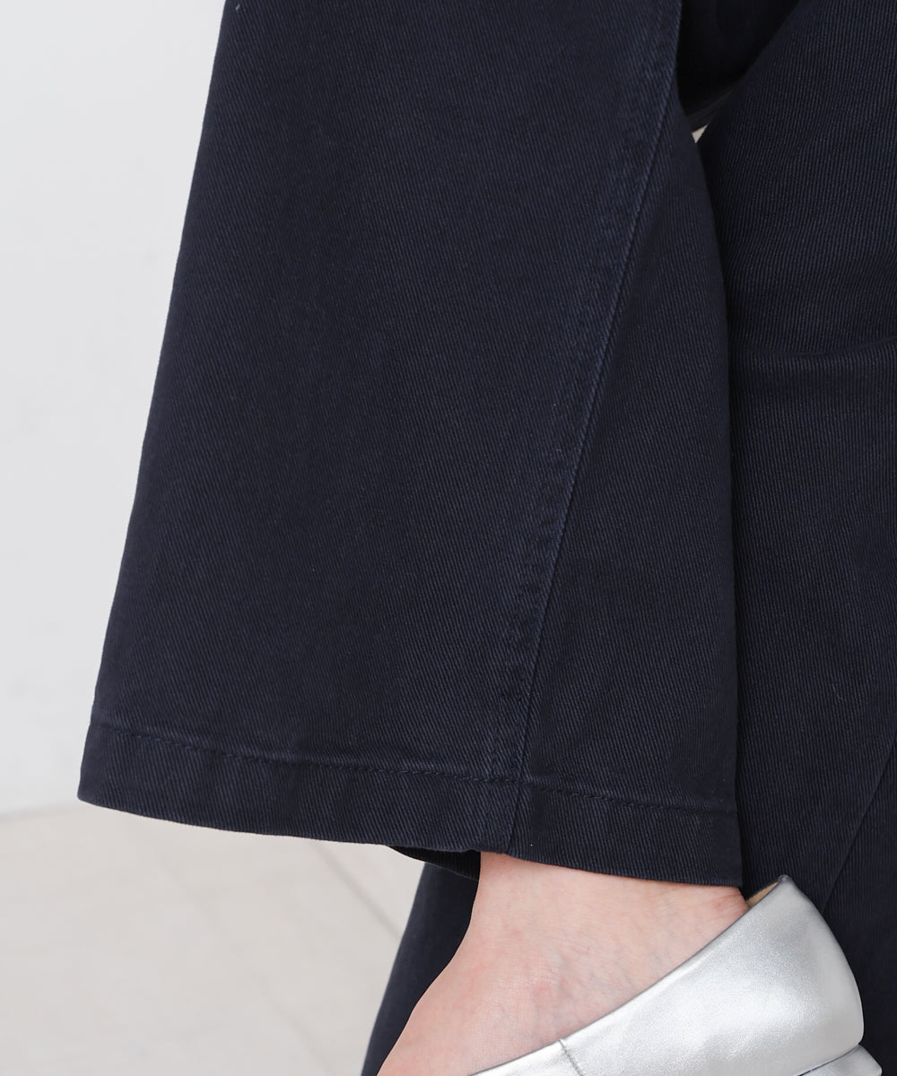 タックワイドパンツ