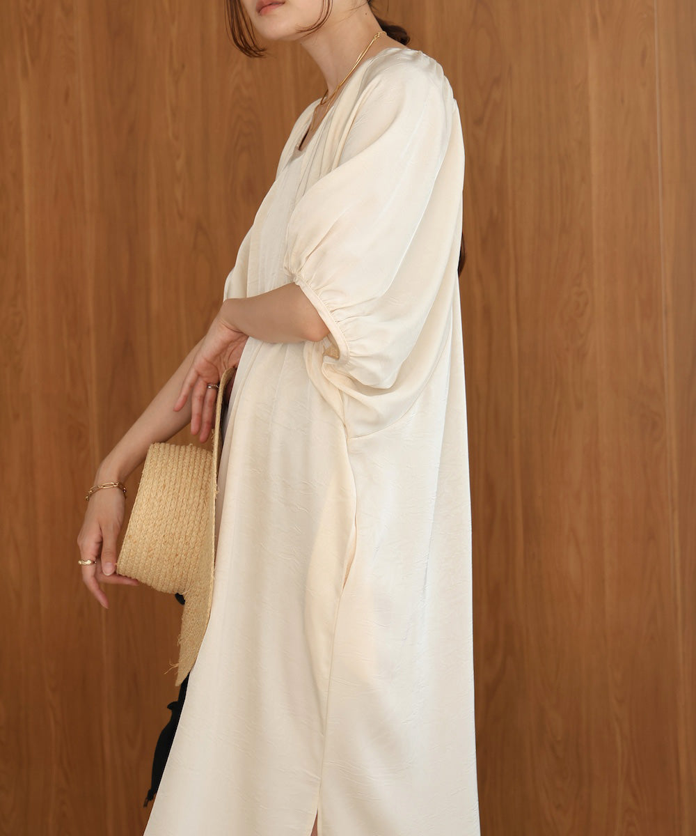 ギャザースリーブワンピース