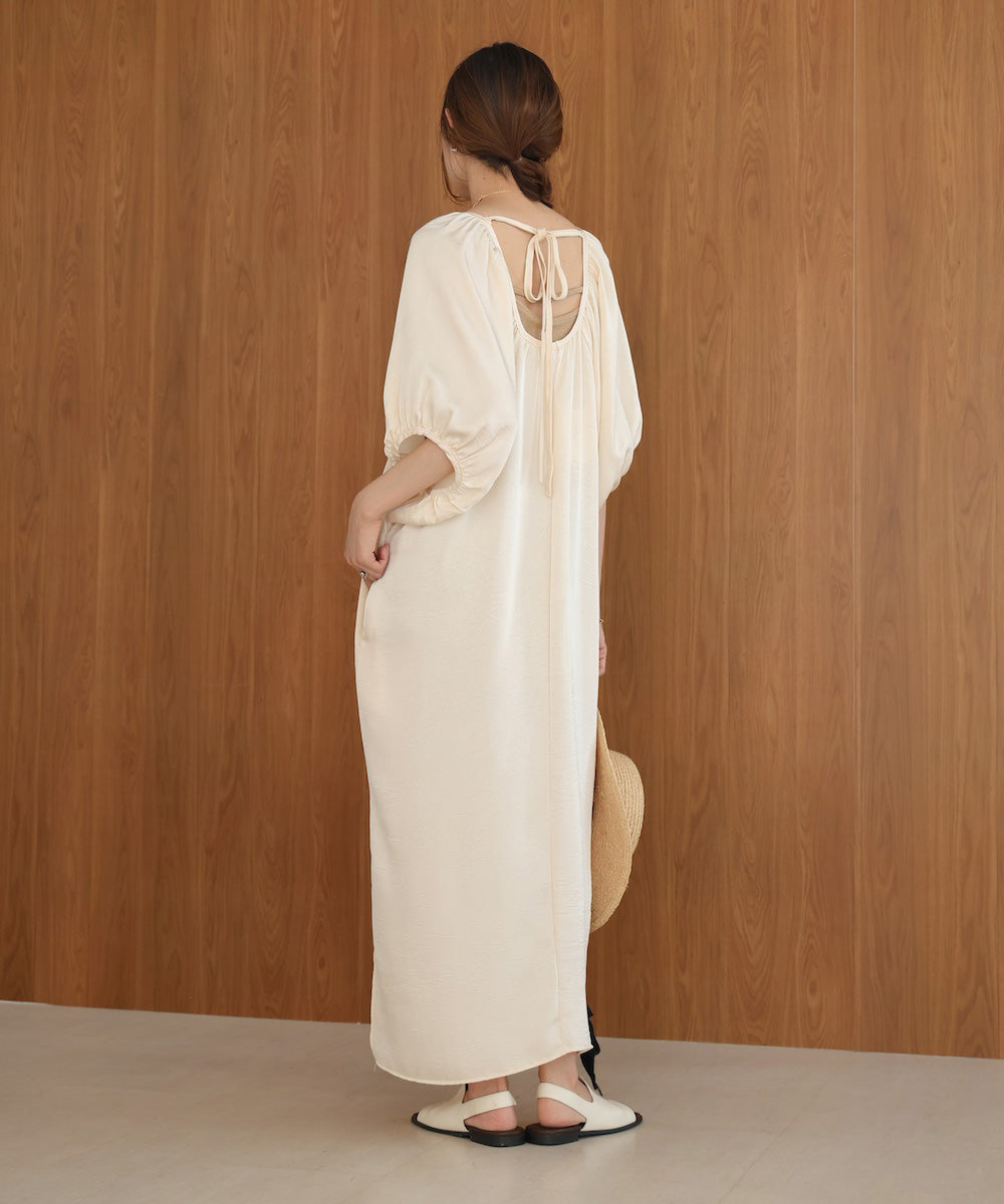 ギャザースリーブワンピース