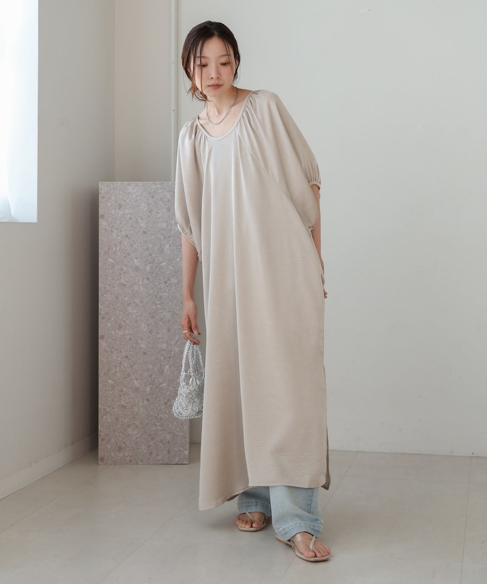 ギャザースリーブワンピース