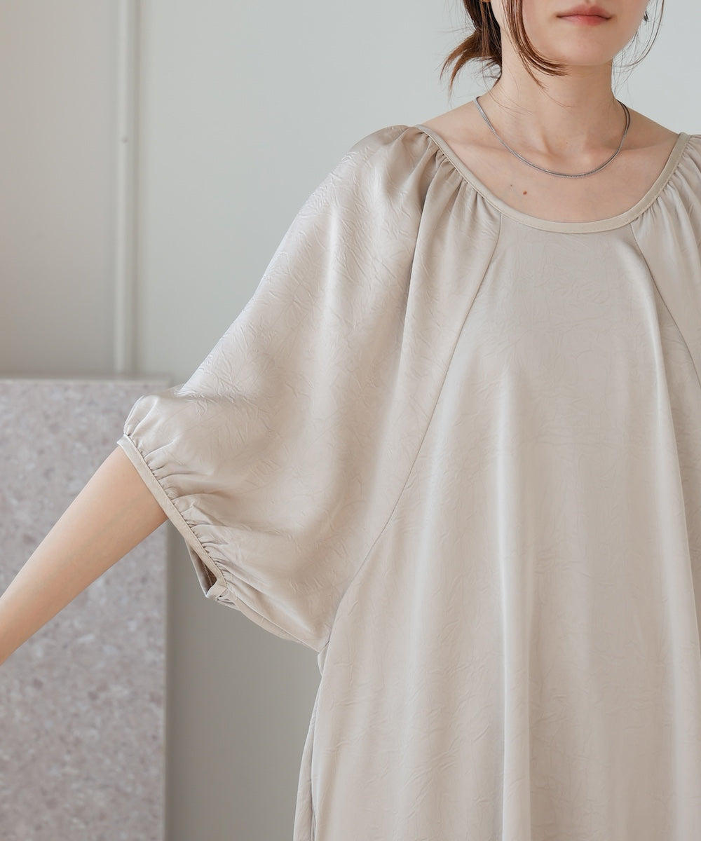 ギャザースリーブワンピース
