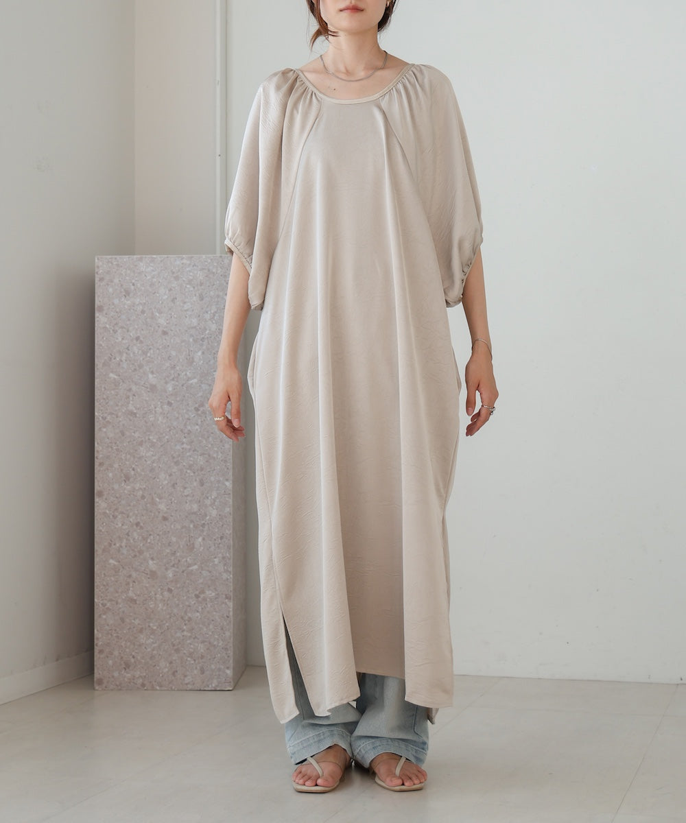 ギャザースリーブワンピース