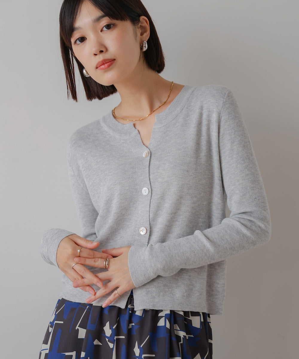 ソフトタッチキーネックカーデ