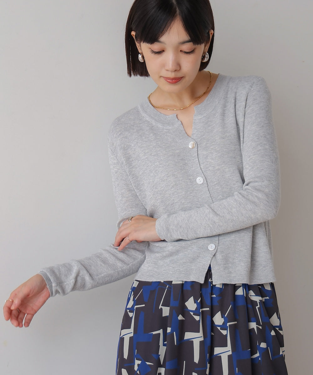 ソフトタッチキーネックカーデ