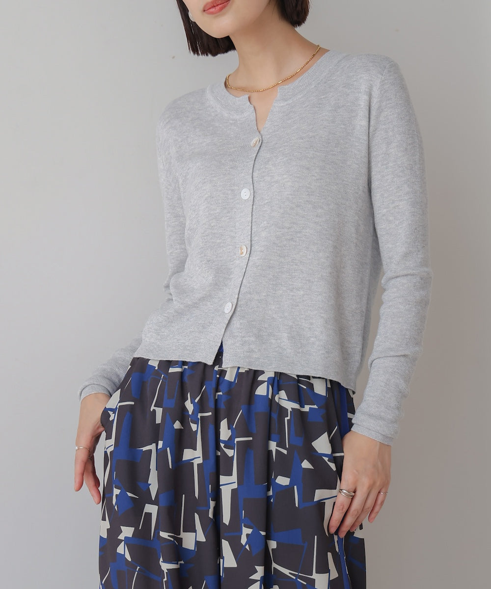 ソフトタッチキーネックカーデ