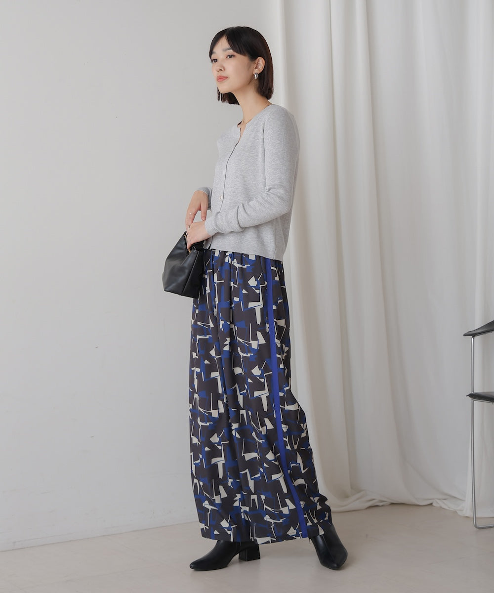 ソフトタッチキーネックカーデ