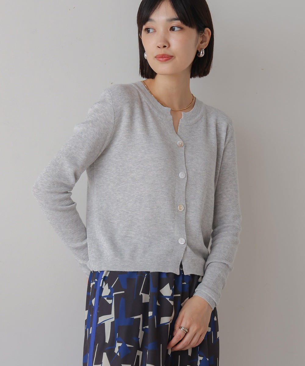 ソフトタッチキーネックカーデ