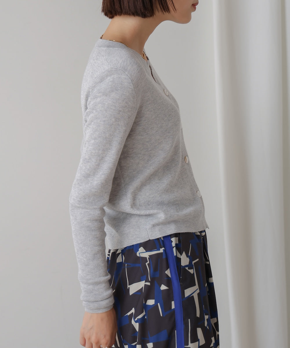 ソフトタッチキーネックカーデ